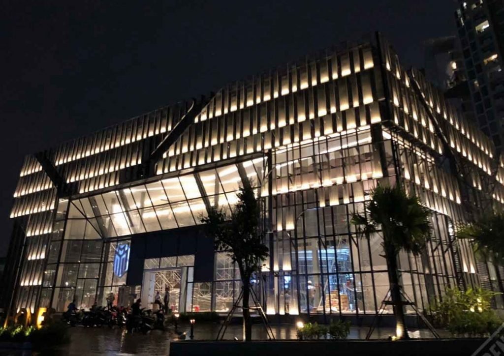 Hình nhà mẫu chụp từ bên ngoài