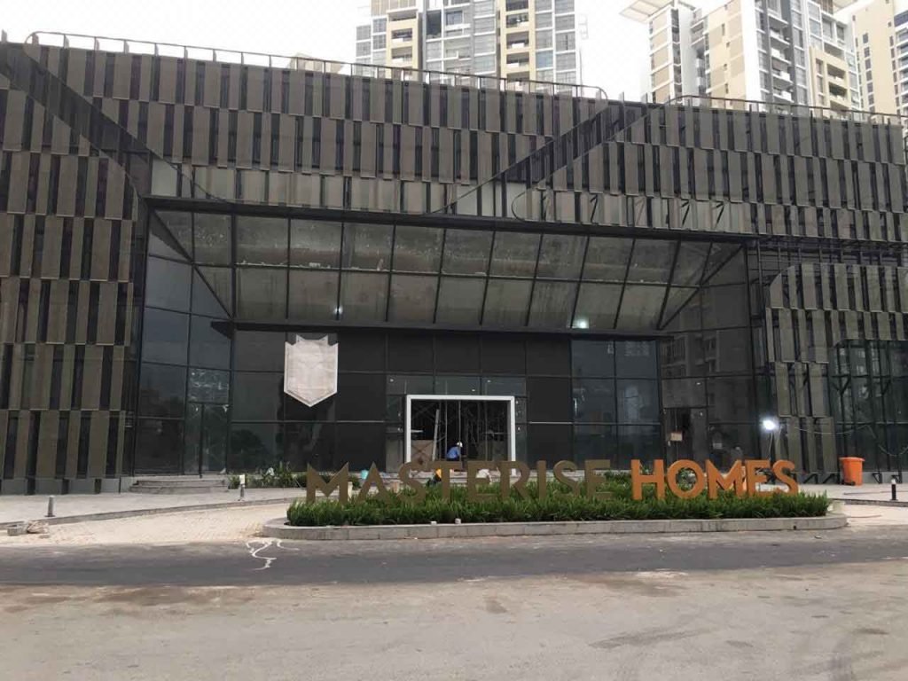 Hình chụp thực tế bên ngoài khu Nhà mẫu Masterise Centre Point