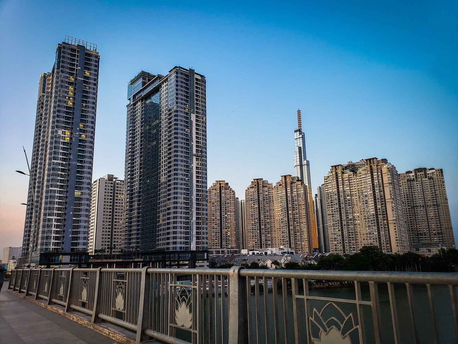 Văn phòng Sunwah Pearl 90 Nguyễn Hữu Cảnh