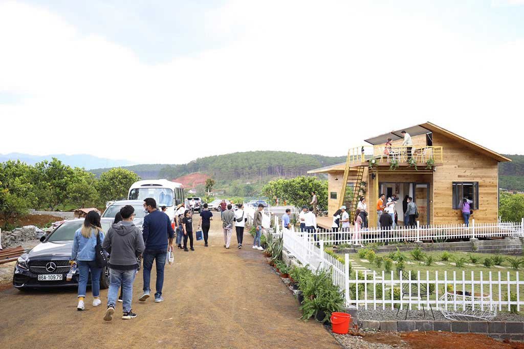 Nhà phố Tropicana Garden